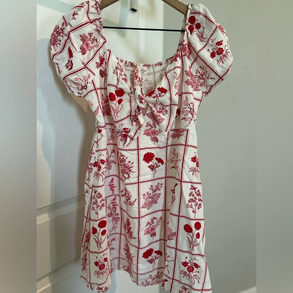 Jessica Simpson Floral Red and White Keyhole Tie Dress